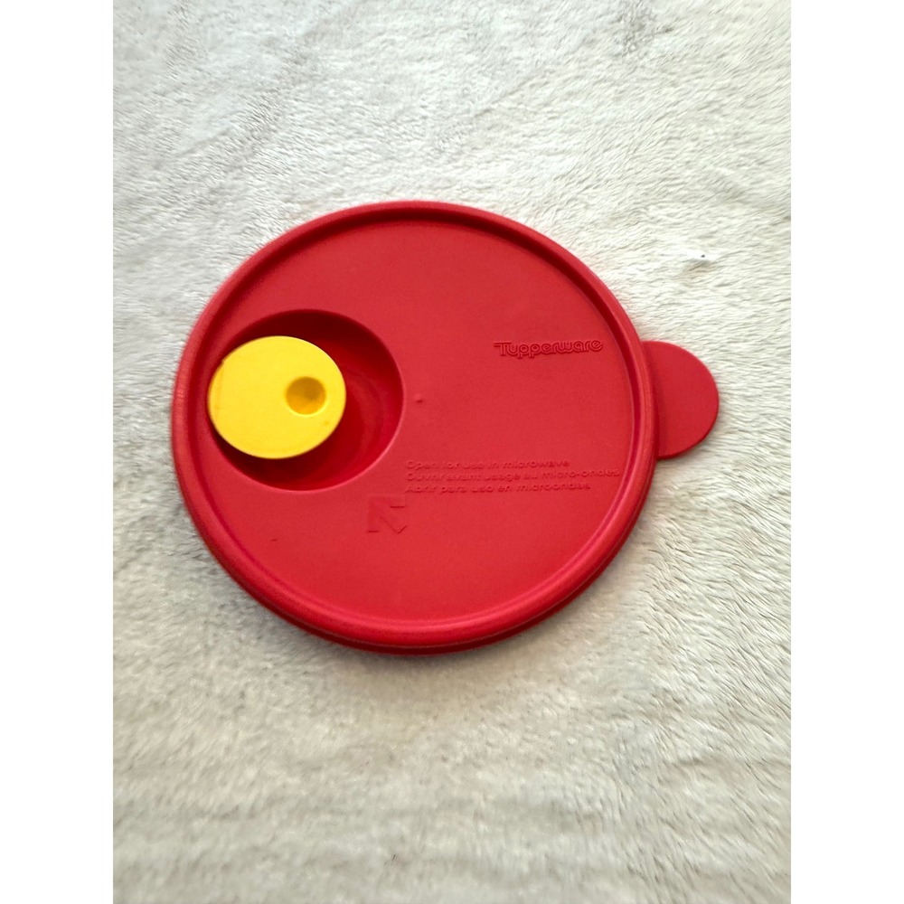 Tupperware Rock N Serve Red Microwave Lid with Yellow Vent 2648B-1 6.25 Inch